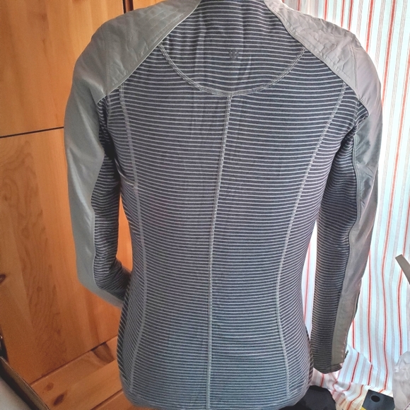 Lululemon Align Full Zip Grey & Cream Jacket size 6 - Picture 9 of 9